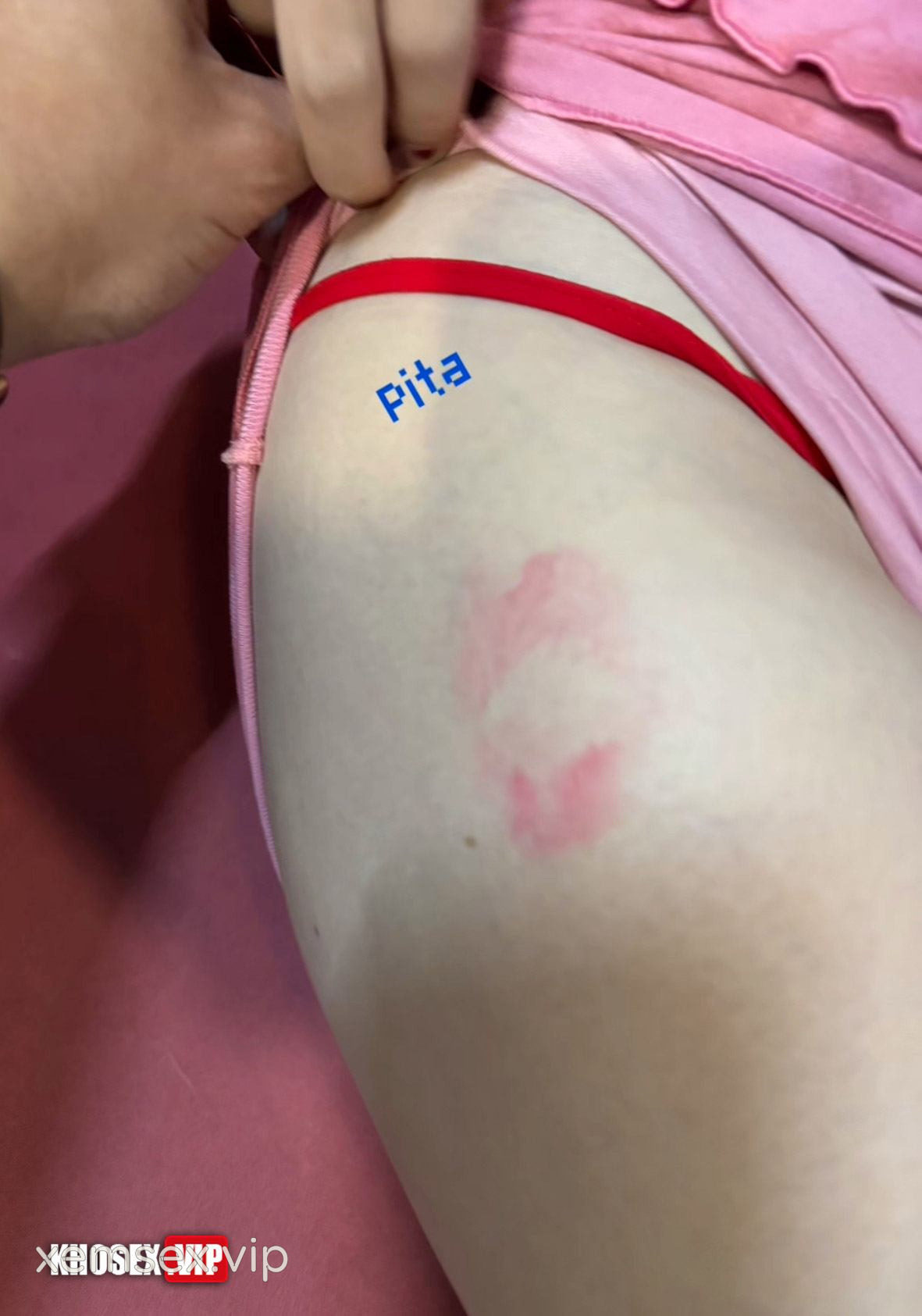 checker-pita-lam-2-nhay-voi-em-yeu-bank-acb-dui-trang-vay-hong-mac-lot-khe-do-phan-1-hinh-06