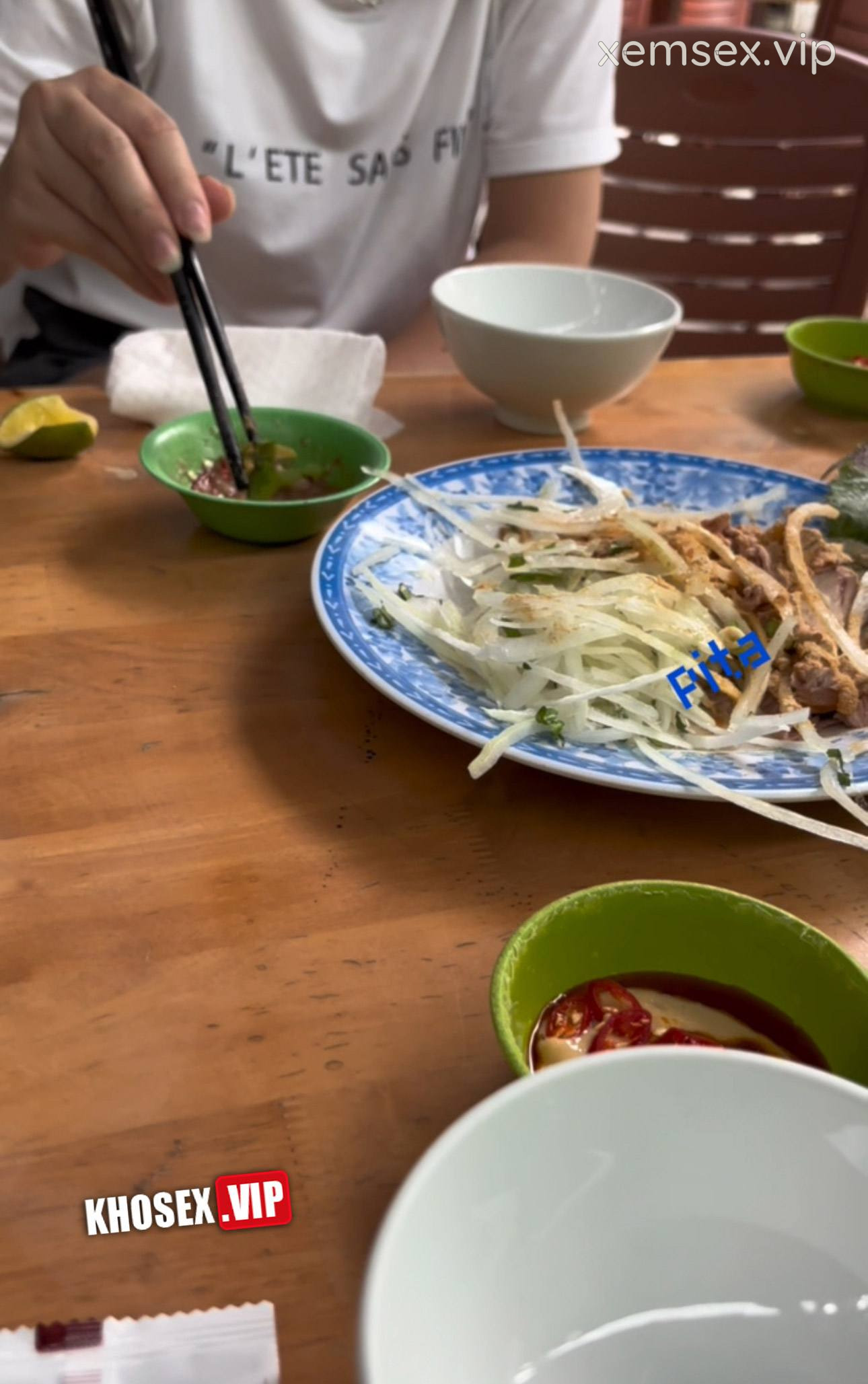 checker-pita-pe-nguoi-yeu-ru-di-an-lau-be-xong-roi-hup-em-luon-hinh-01