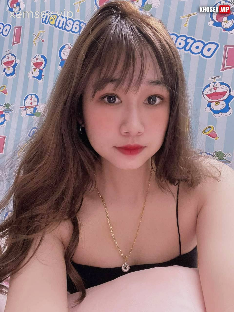 chich-em-nguoi-yeu-hotgirl-nhan-vien-dien-may-xanh-dam-dang-hinh-03