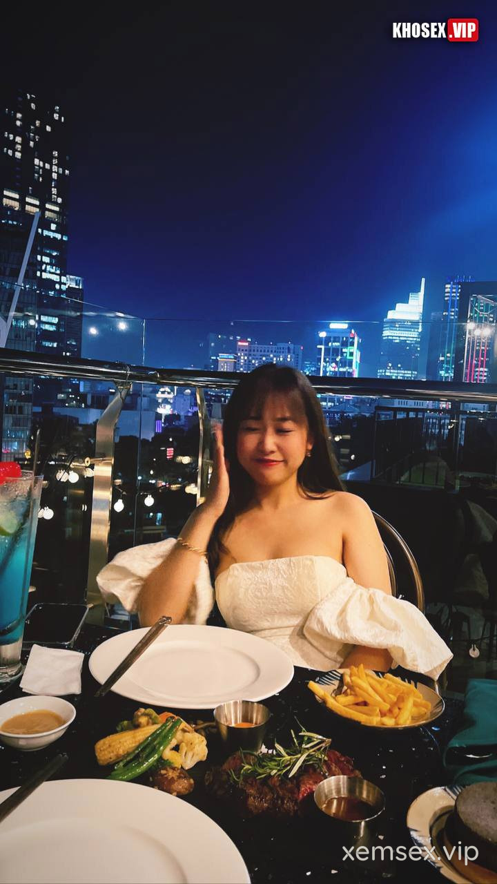 chich-em-nguoi-yeu-hotgirl-nhan-vien-dien-may-xanh-dam-dang-hinh-06