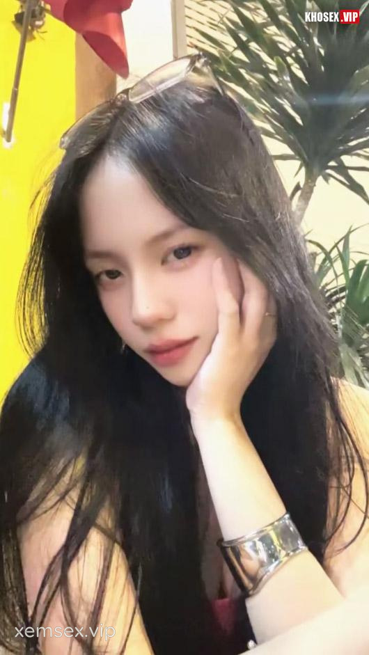 chich-em-thanh-thao-2k4-tan-binh-khau-dam-sieu-nung-hinh-01