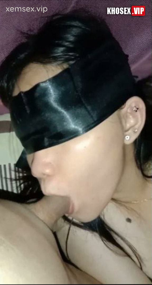 chich-gai-xinh-thich-bdsm-chay-nuoc-lon-trang-xoa-hinh-02