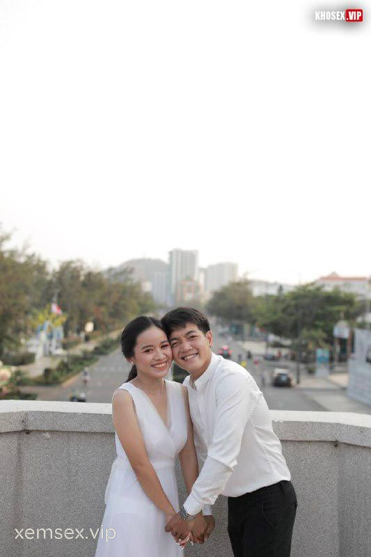 chim-gan-bi-duoc-vo-dam-bu-mut-nac-em-moi-suong-hinh-02