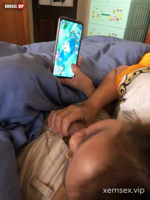 cho-vo-choi-some-khong-bao-voi-2-thang-ban-ren-du-doi-hinh-06