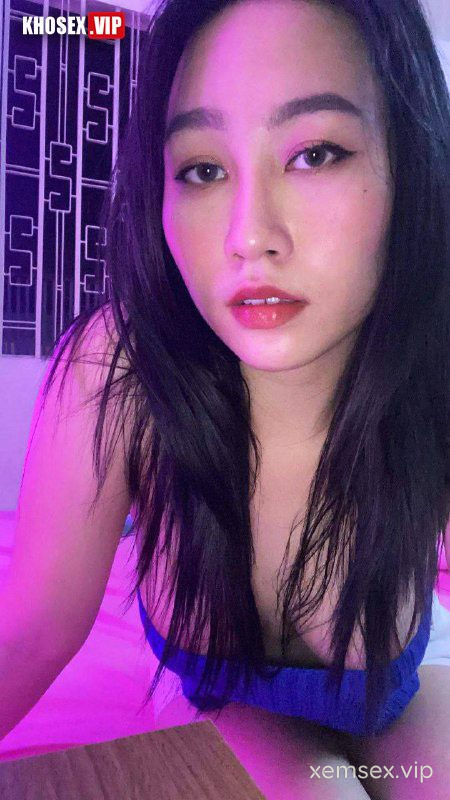 clip-sex-be-vy-dam-dang-nung-lon-bi-anh-chich-ra-nuoc-xuat-tinh-trong-hinh-01