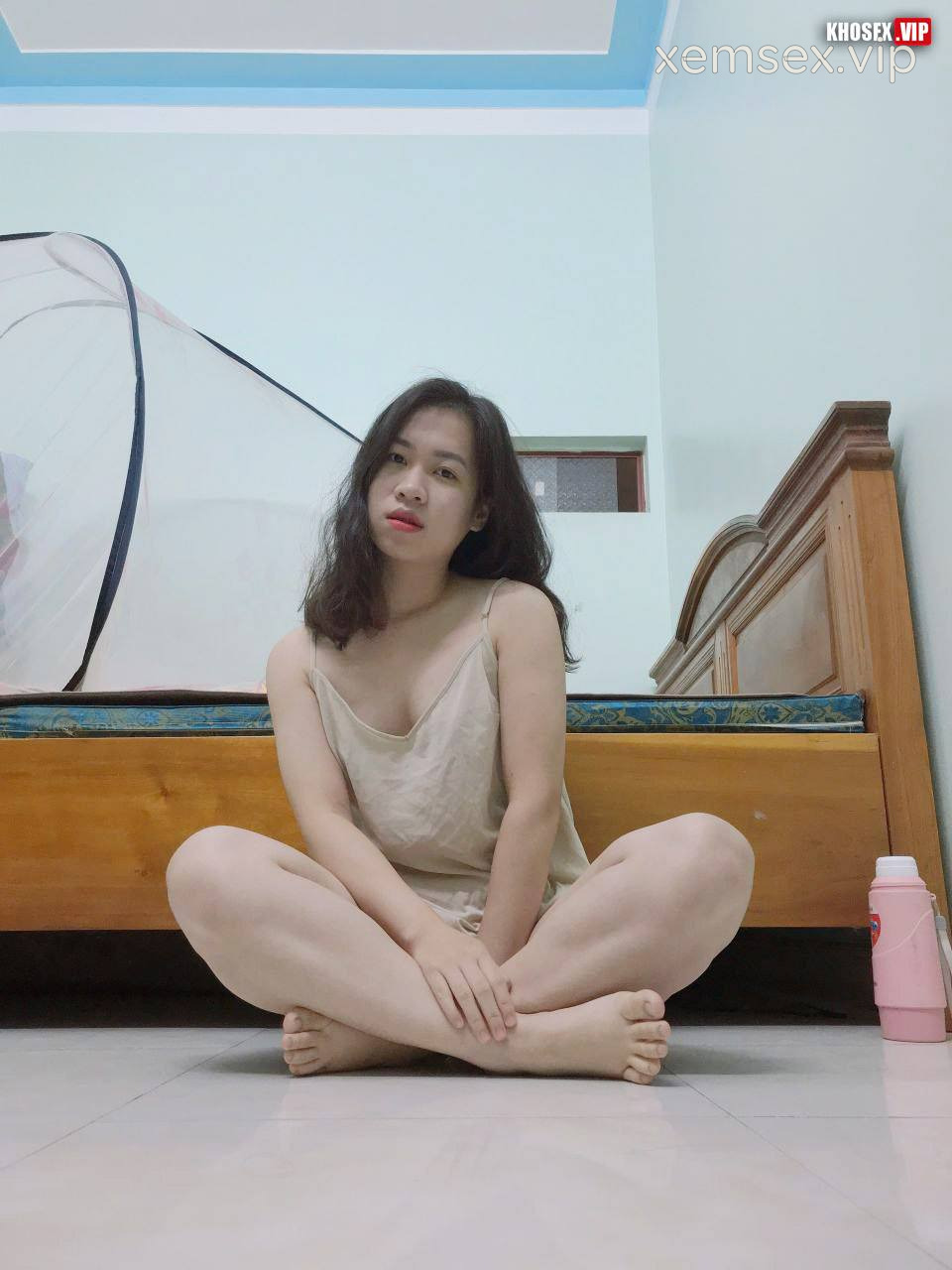 clip-sex-co-giao-tay-bac-mac-ao-dai-do-dit-voi-chong-cuc-dam-full-clip-pic-hinh-12