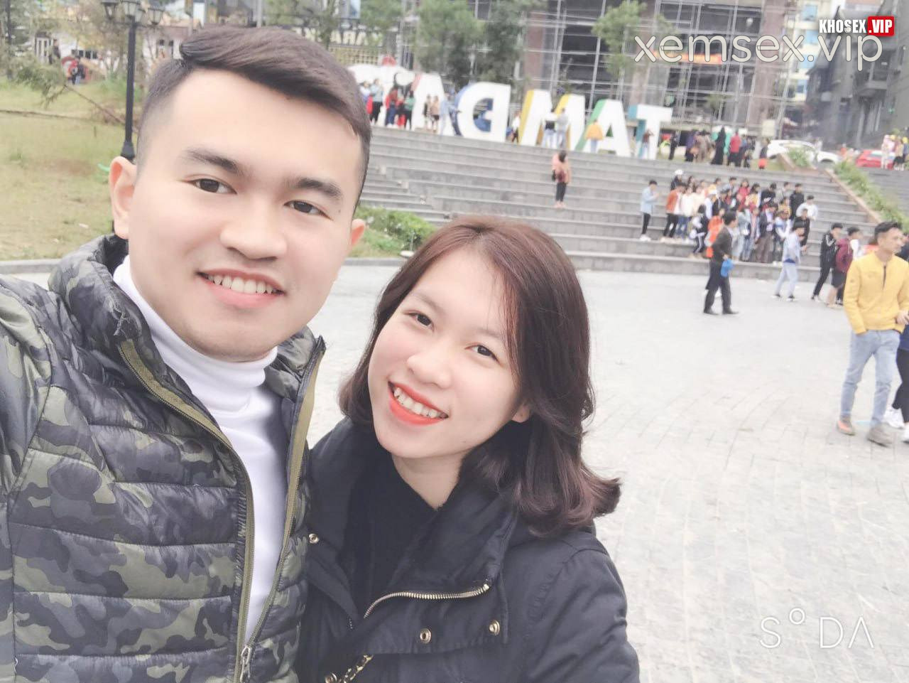clip-sex-co-giao-tay-bac-mac-ao-dai-do-dit-voi-chong-cuc-dam-full-clip-pic-hinh-27