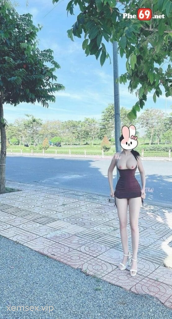 clip-sex-couple-be-tho-mac-vay-ngu-ren-do-cho-ban-chong-xuat-tinh-ngap-buom-03-554×1024-1