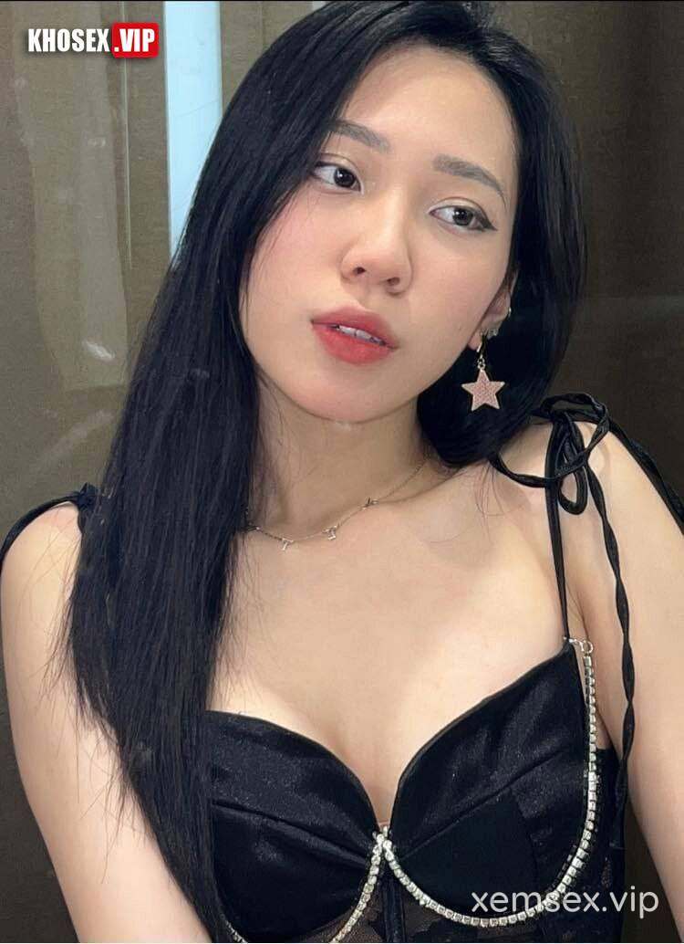 clip-sex-em-gai-xinh-minh-day-mong-to-cang-tron-bi-du-nam-sap-hinh-03