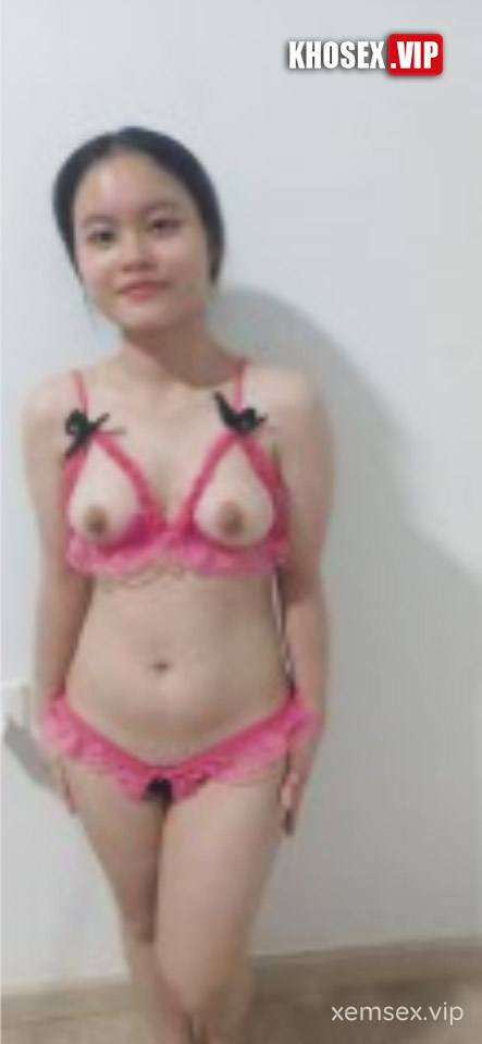 clip-sex-em-sinh-vien-dai-hoc-van-hien-lam-no-le-tinh-duc-cho-trai-tay-full-clip-pic-hinh-04
