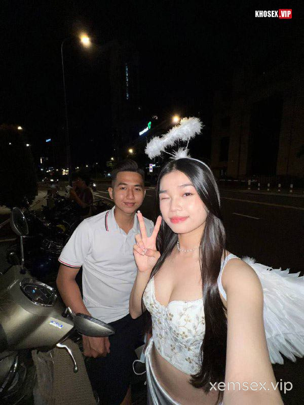 clip-sex-em-teen-xinh-va-ban-trai-em-bu-cai-net-dam-qua-phan-2-hinh-04