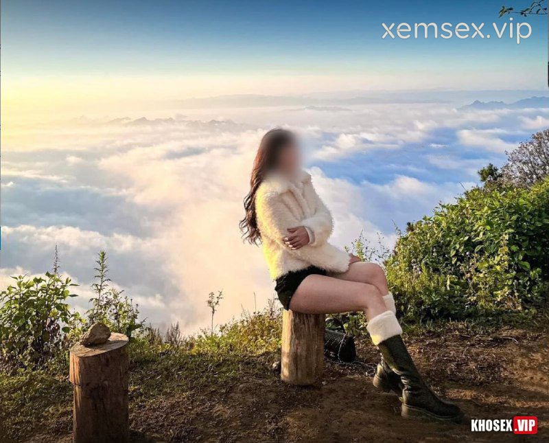 clip-sex-vkcklananh9496-doggy-trong-thang-may-hinh-14