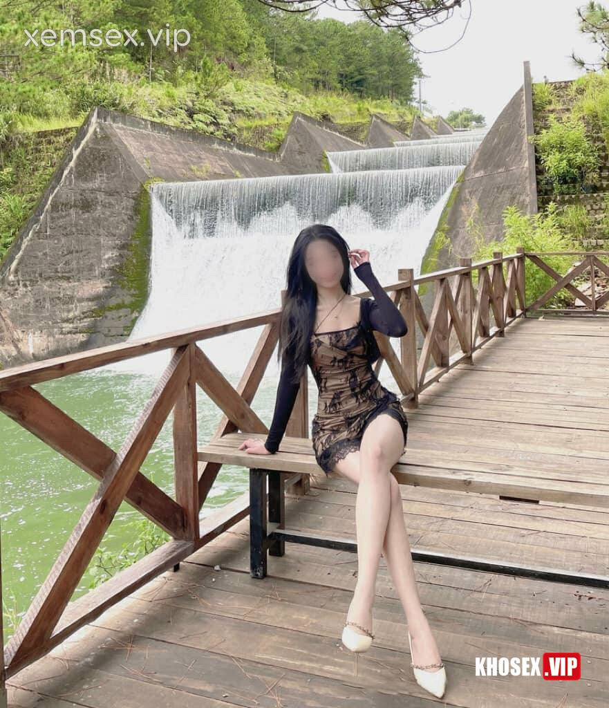 clip-sex-vkcklananh9496-some-cuckold-cung-em-phi-cong-kem-2-tuoi-day-nhuc-duc-cho-ck-dung-xem-full-clip-pic-hinh-03
