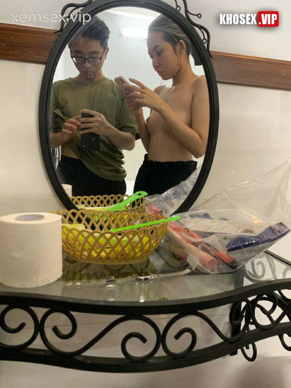 coi-ao-chich-em-khi-em-dang-nghe-dien-thoai-hinh-06