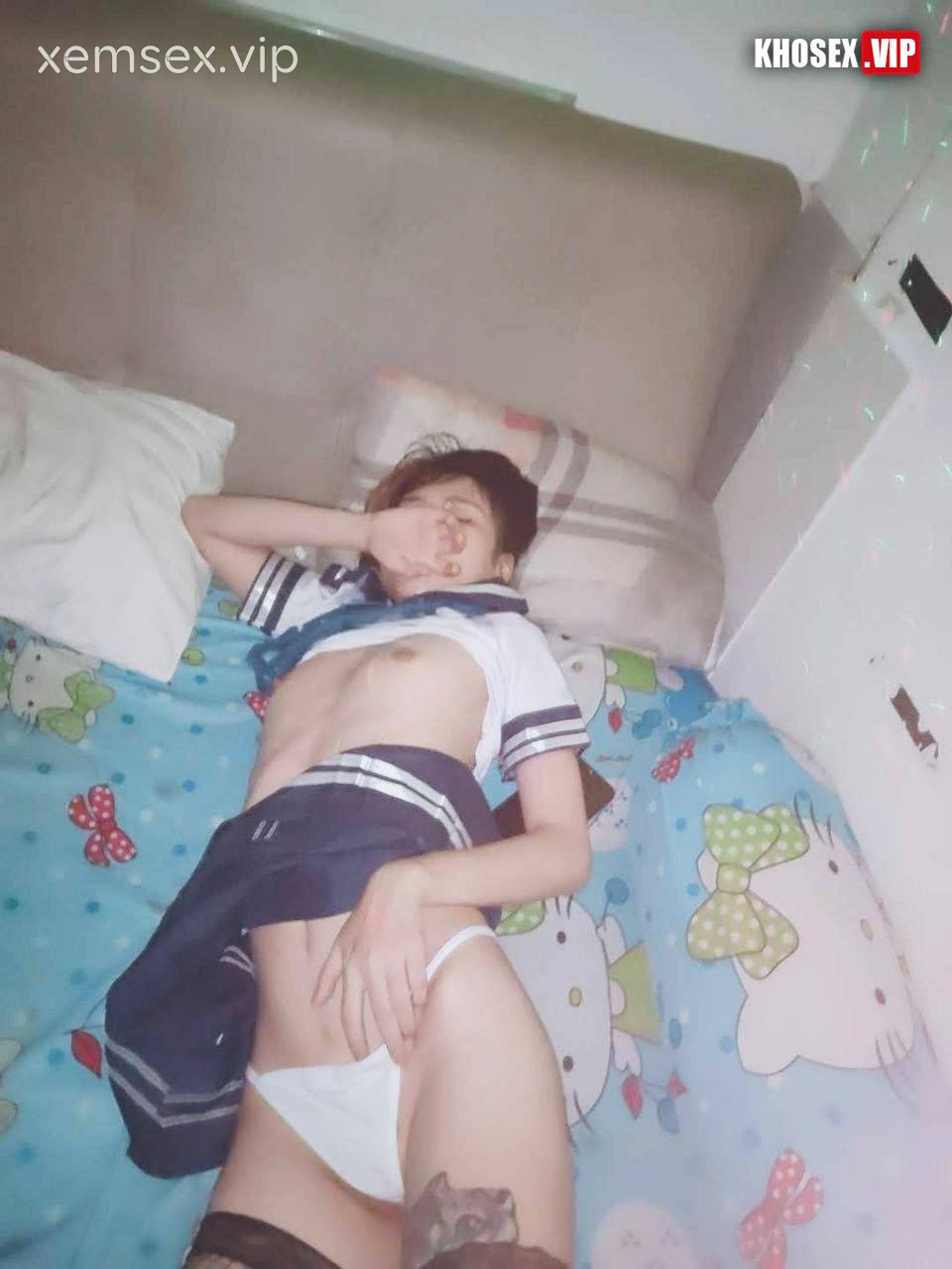dit-xa-do-gai-loli-xam-minh-cosplay-nu-sinh-cuc-nung-full-clip-pic-hinh-04