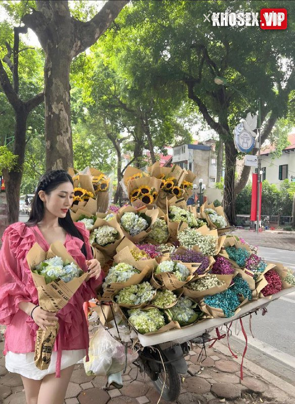 em-gymer-bui-thu-hang-lo-clip-sex-dit-nhau-voi-nguoi-yeu-trong-khach-san-hinh-01