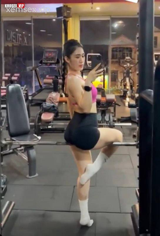 em-gymer-bui-thu-hang-lo-clip-sex-dit-nhau-voi-nguoi-yeu-trong-khach-san-phan-2-hinh-10