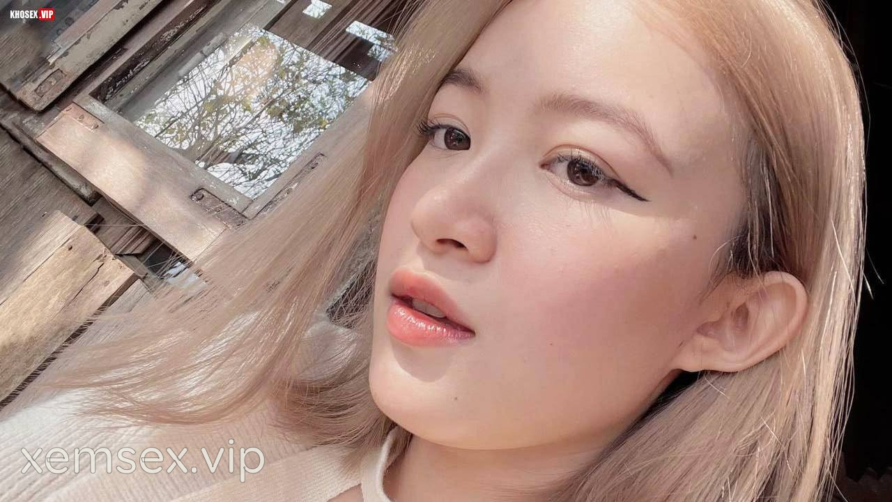 em-mac-bikini-nhin-dam-qua-em-muon-la-con-di-cua-anh-hinh-01