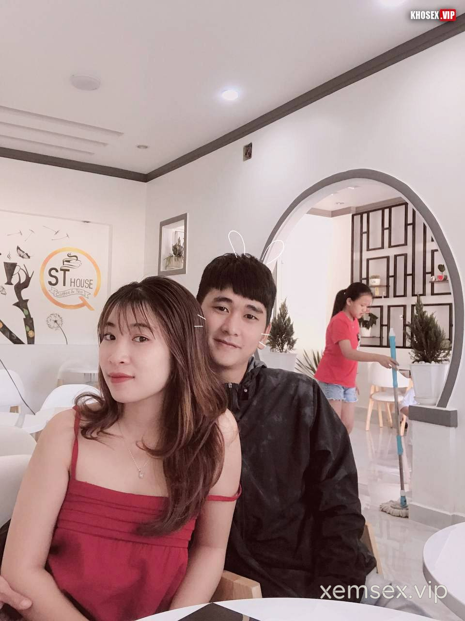 em-nguoi-yeu-de-thuong-luc-chich-ma-em-cu-cuoi-hinh-03