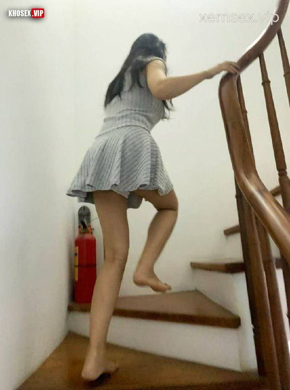 gai-xinh-dan-nguoi-yeu-ve-nha-tro-du-cho-suong-nuoc-noi-ra-lenh-lang-hinh-04