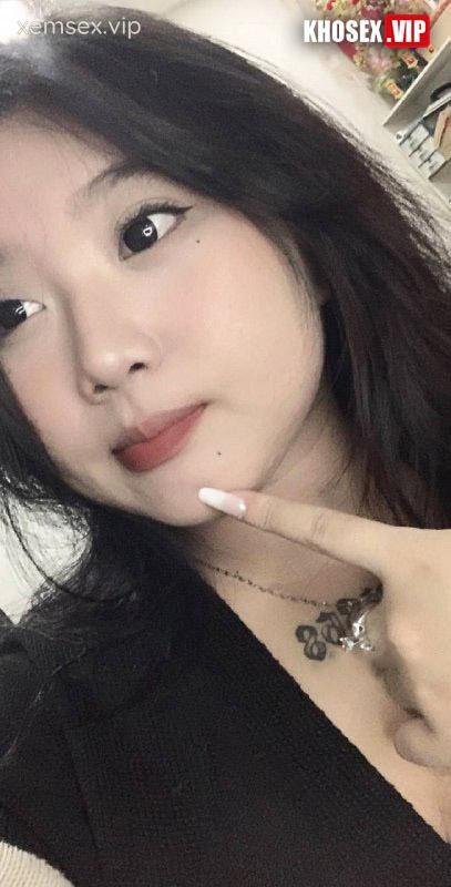 lo-clip-sex-dit-em-chubby-xuan-thao-danh-em-do-ca-mong-hinh-01