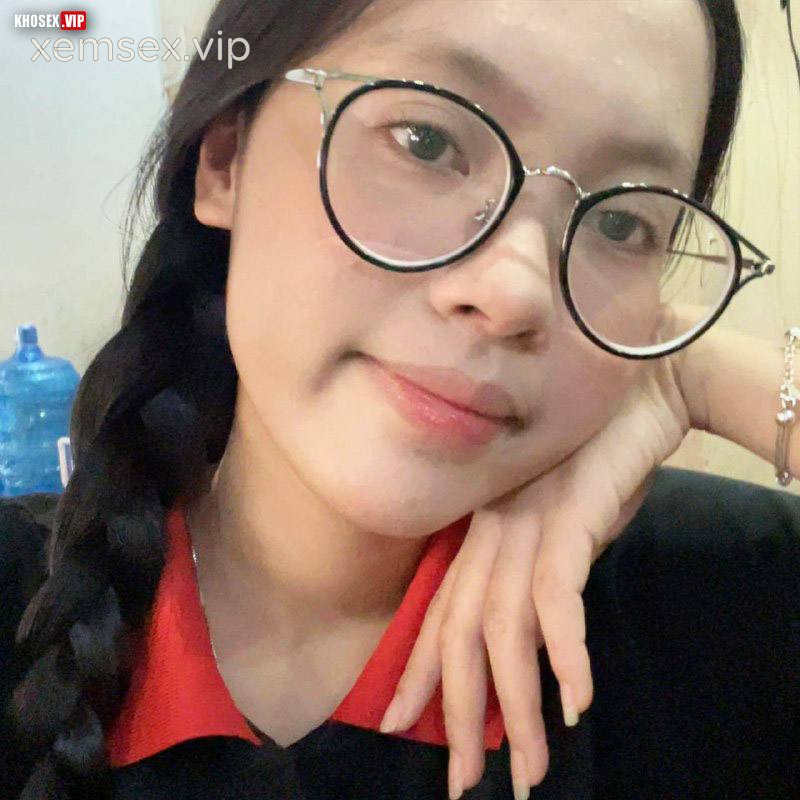 lo-clip-sex-em-gai-deo-kinh-du-nhau-voi-ban-trai-anh-ban-roi-ha-full-clip-pic-hinh-01