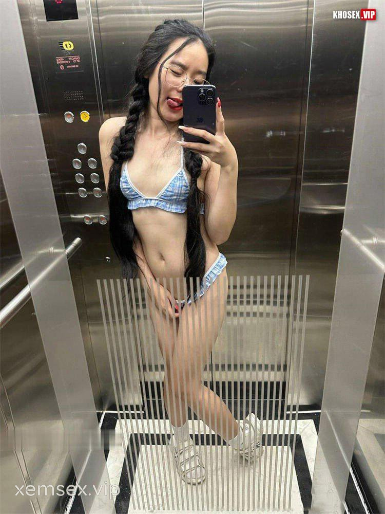 lo-clip-sex-em-kinh-can-mong-to-may-chich-cuc-dam-dang-full-clip-pic-phan-1-hinh-08