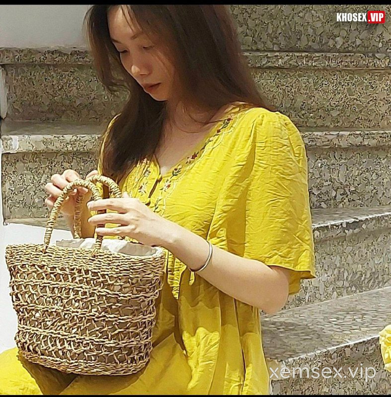 lo-clip-sex-gai-xinh-cuoi-ngua-hom-qua-anh-du-em-may-hiep-chay-gi-noi-hinh-02