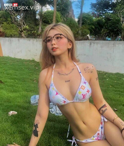 lo-clip-sex-hot-ig-nguyen-uyen-trang-40k-follow-full-clip-pic-hinh-09