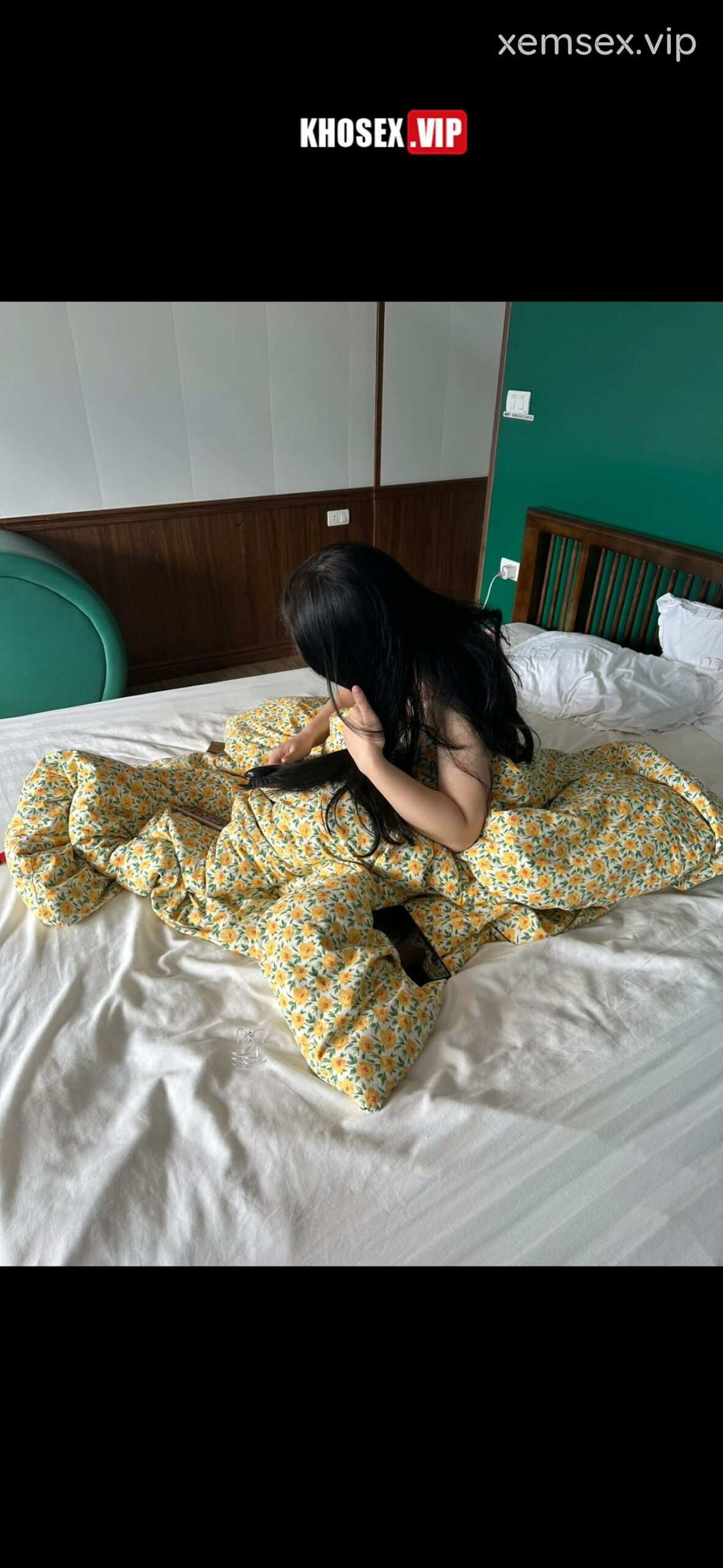 lo-clip-sex-tiktoker-dam-xinh-yeu-lam-sgbb-bi-bo-duong-chich-ren-la-tham-thiet-hinh-13-scaled-1