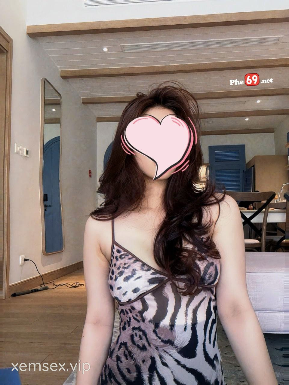 nghi-duong-chua-lanh-cung-vo-hotgirl-mong-to-dam-dang-hinh-06