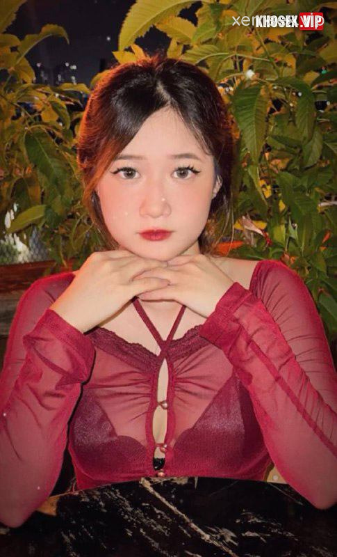 sieu-pham-lo-clip-sex-em-ny-xinh-ngoan-dam-anh-vua-doggy-vua-dut-dit-em-full-clip-pic-hinh-01