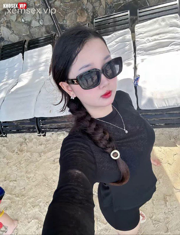 thanh-nien-dit-nhau-voi-em-hoc-sinh-cap-3-mac-ao-dai-hinh-06