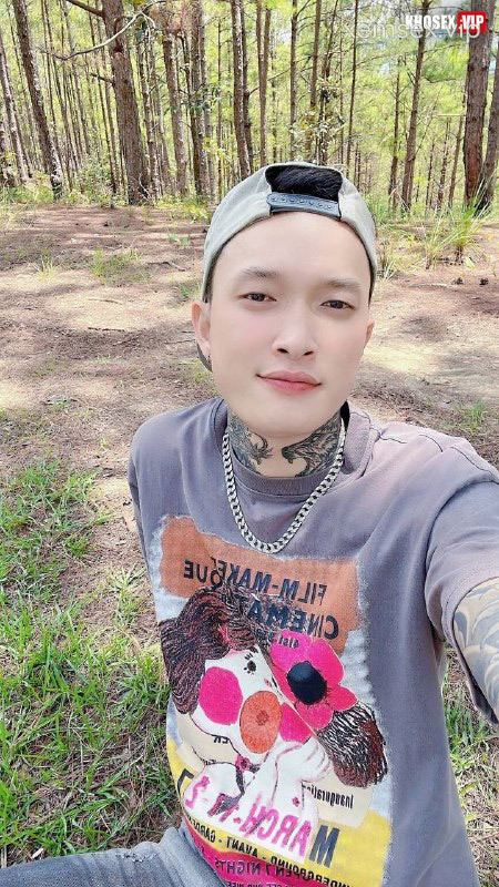 thanh-nien-xam-minh-dong-cac-vo-lon-em-ghe-suong-chay-nuoc-hinh-04