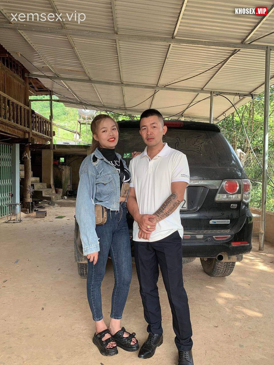 vo-dam-nung-lon-cuoi-ngua-dang-suong-thi-con-trai-vao-phong-hinh-01