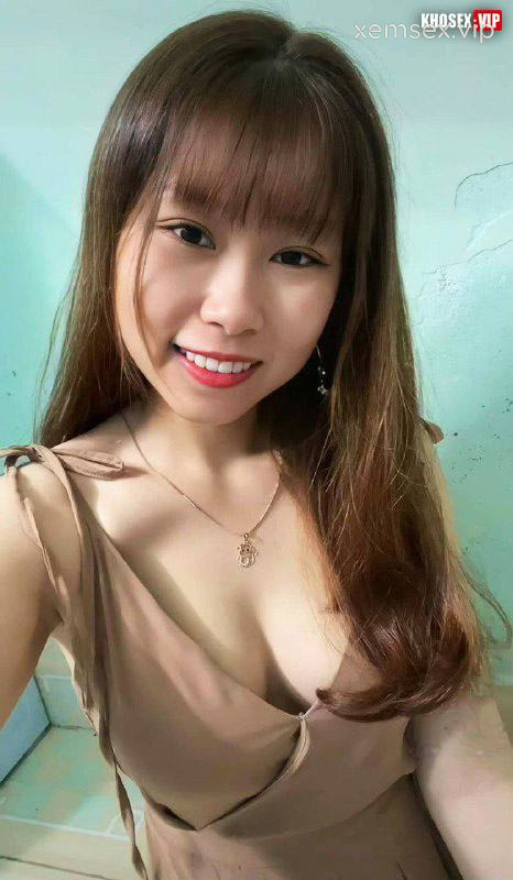 vo-giao-vien-dam-dang-choi-ca-2-lo-lam-em-suong-co-giat-hinh-03