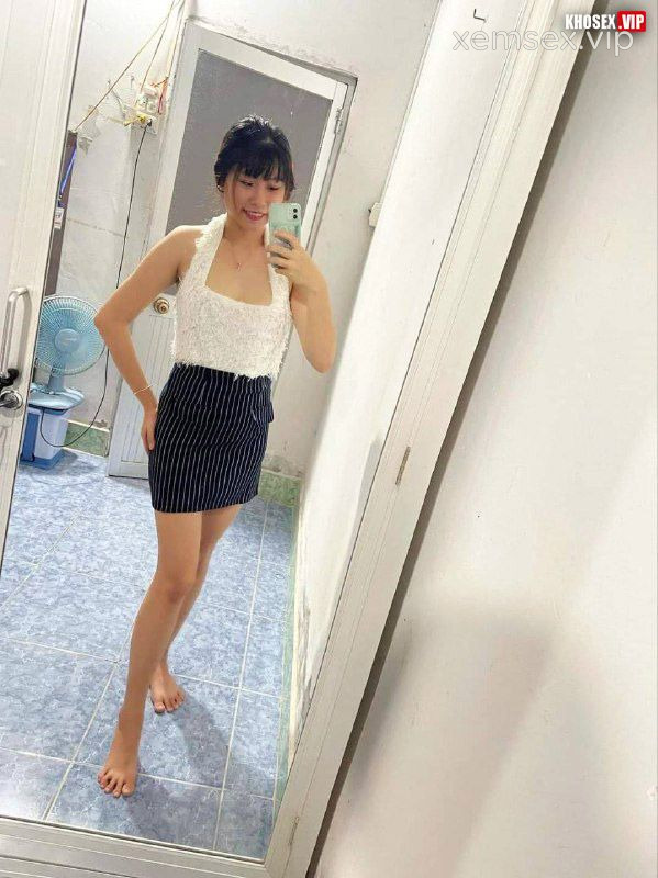 vo-giao-vien-dam-dang-choi-ca-2-lo-lam-em-suong-co-giat-hinh-05