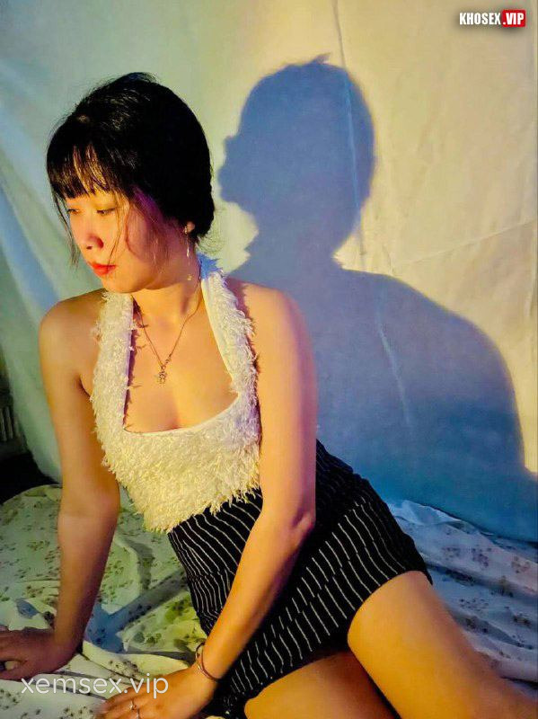 vo-giao-vien-dam-dang-choi-ca-2-lo-lam-em-suong-co-giat-hinh-07